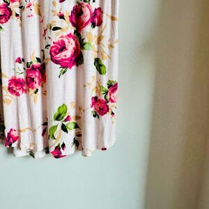 BOMBOM USA Pink Rose Floral Tunic Top – Size Medium – Loose Fit Short Sleeve Blo